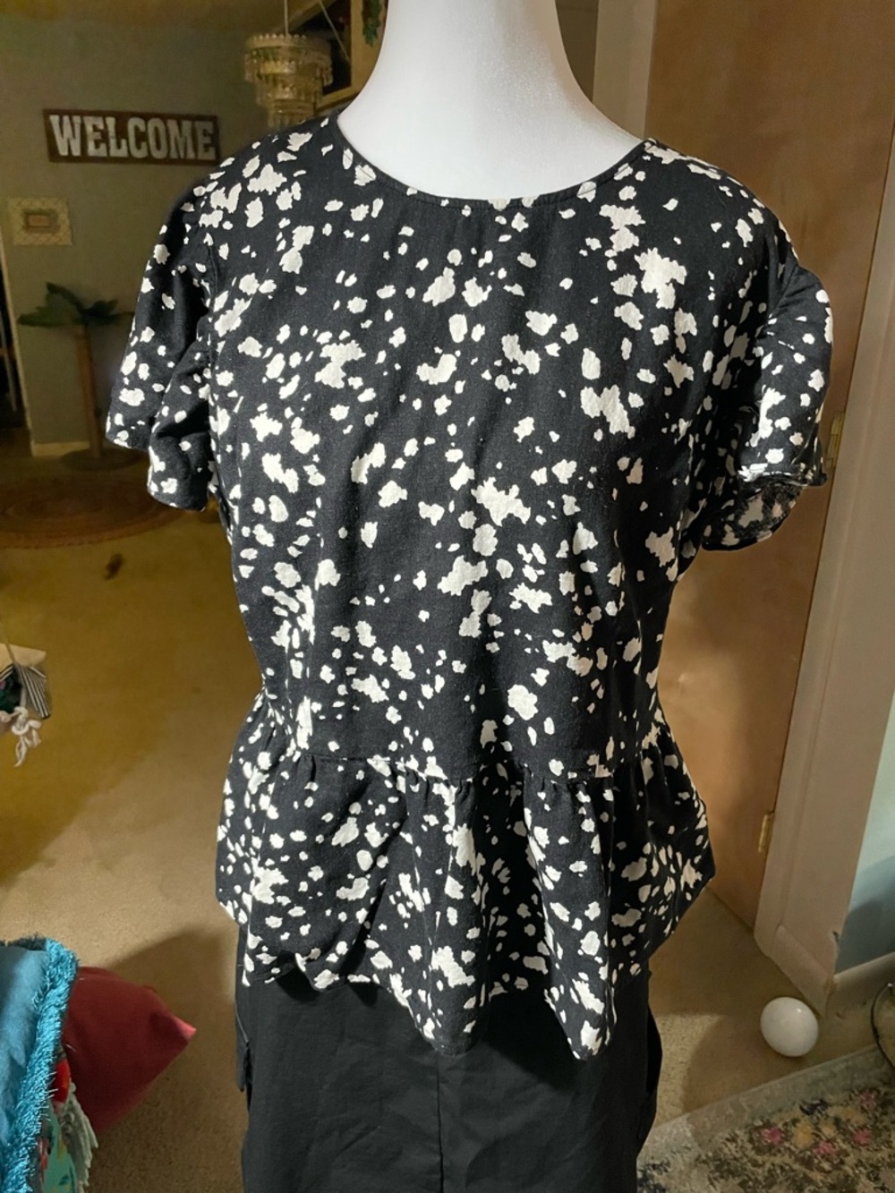 Who What Wear Black and White Abstract Print Peplum Top
